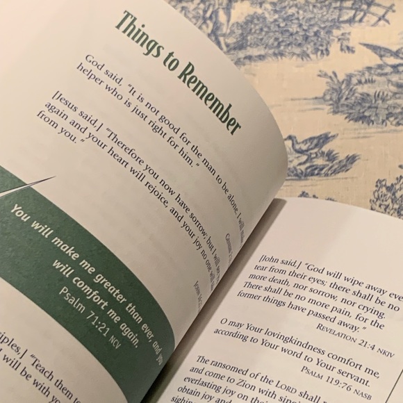 NWT CHECKLIST FOR LIFE FOR GRADUATES BOOK. - Picture 8 of 11